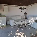 Zahradni Chata V Hloubetine